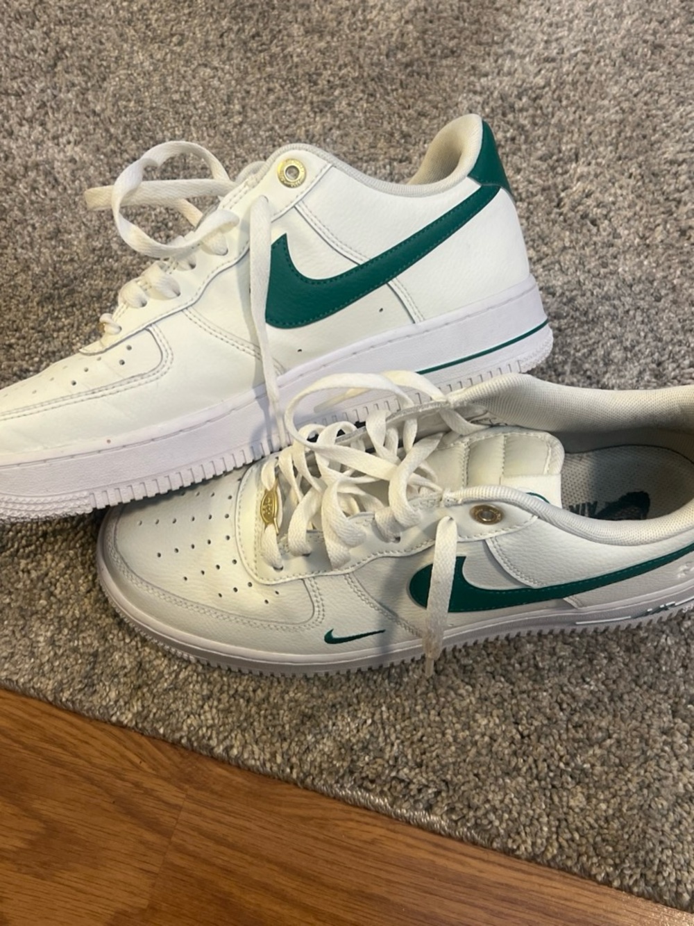 Nike White Low-Top Sneaker with Teal Accent - Picture 3 of 5